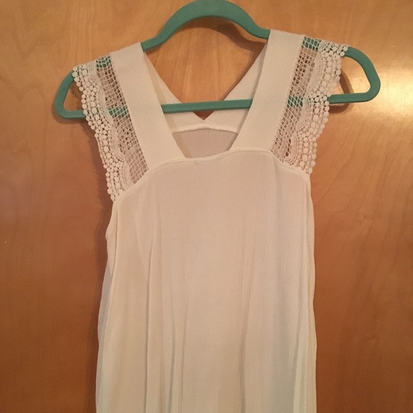 DONATED Lace cotton tank - Picture 3 of 3